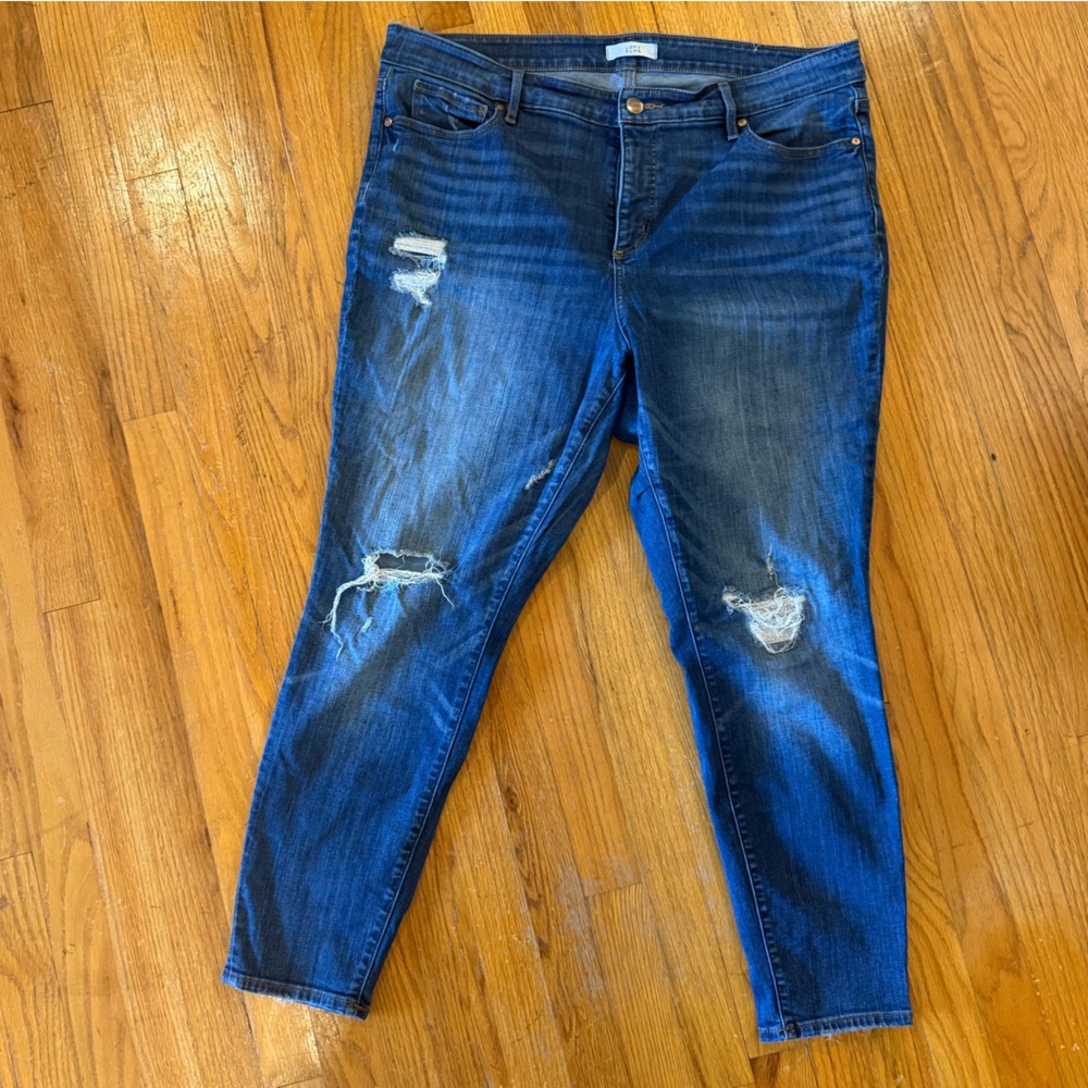 LOFT Women's Skinny Jeans Size 20 in Dark Blue Distressed